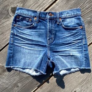 High-Rise Denim Shorts in Glenoaks Wash
